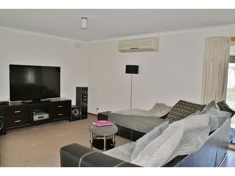 13 Colli Drive, Newborough VIC 3825