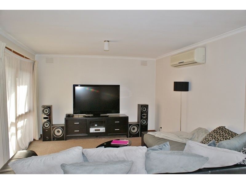 13 Colli Drive, Newborough VIC 3825