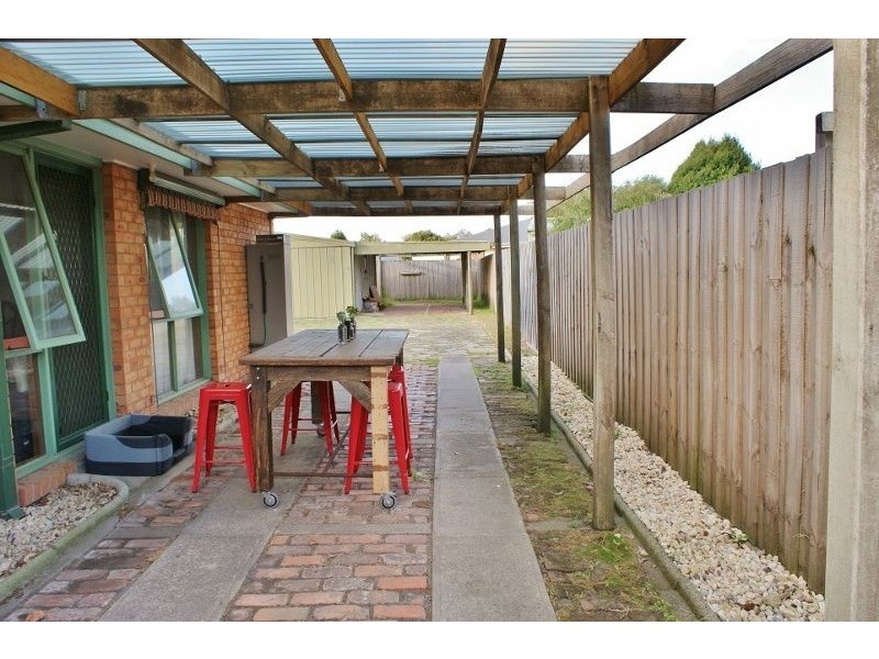 13 Colli Drive, Newborough VIC 3825