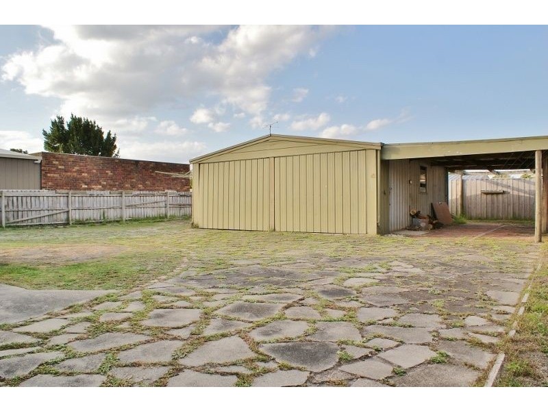 13 Colli Drive, Newborough VIC 3825