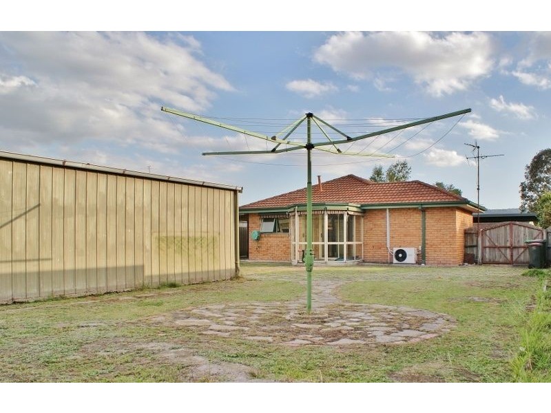 13 Colli Drive, Newborough VIC 3825