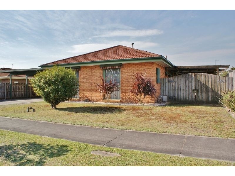 13 Colli Drive, Newborough VIC 3825