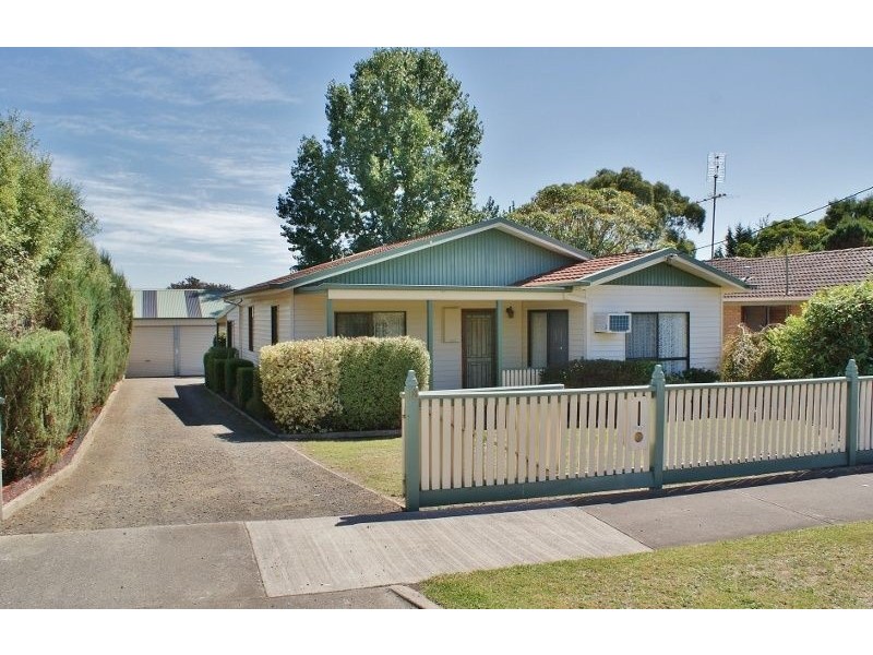 15 Torres Street, Newborough VIC 3825