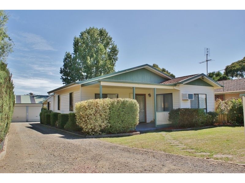 15 Torres Street, Newborough VIC 3825