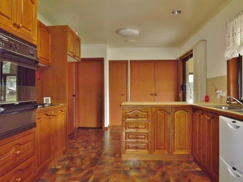 3 Kenall Drive, Moe VIC 3825