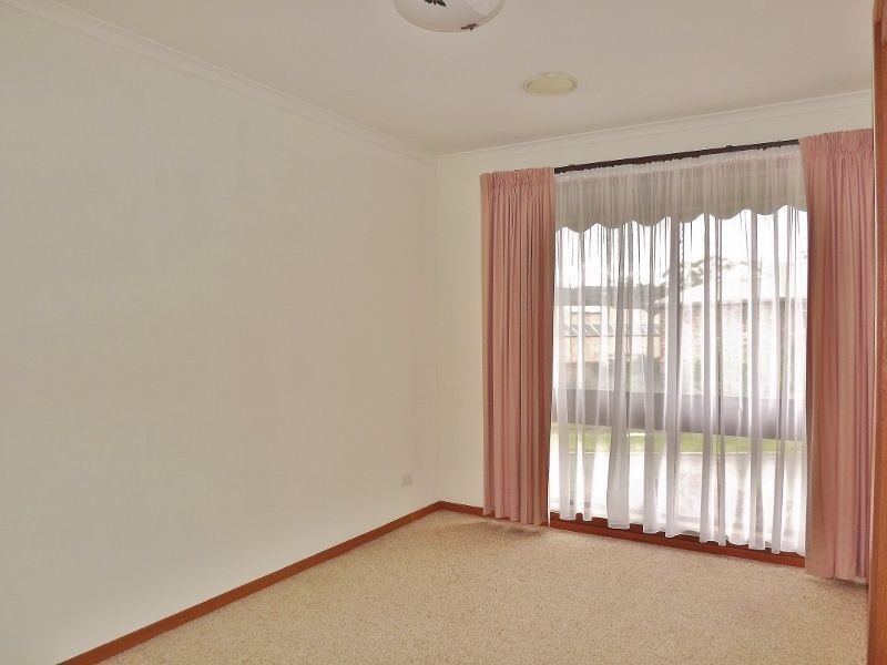3 Kenall Drive, Moe VIC 3825