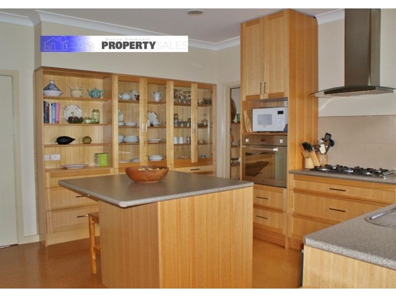 2123 Willow Grove Road, Hill End VIC 3825