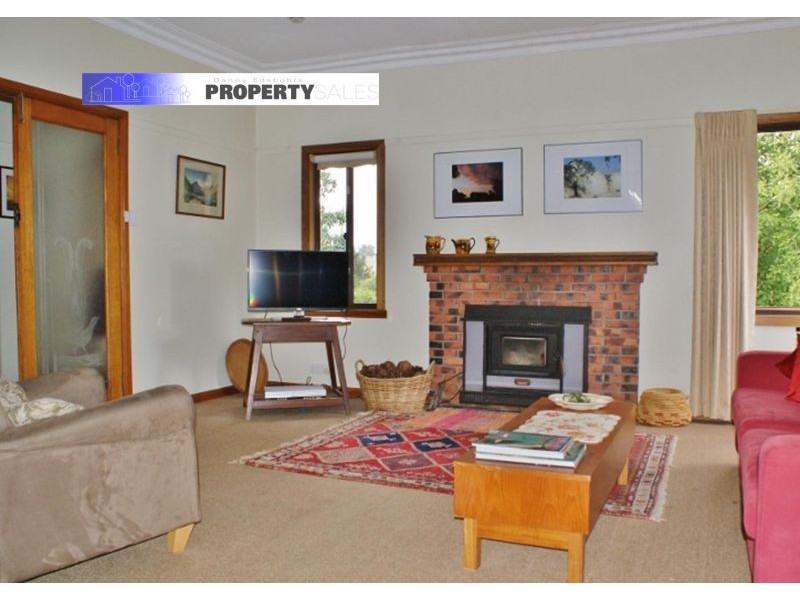 2123 Willow Grove Road, Hill End VIC 3825