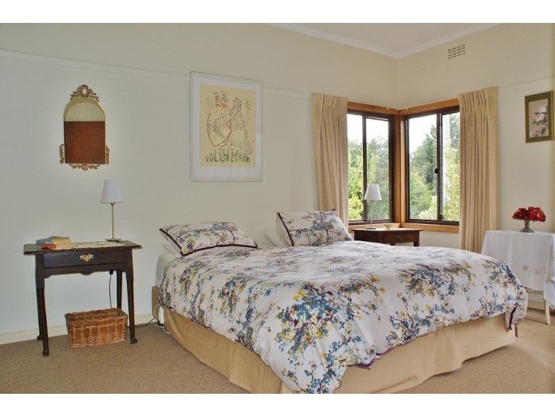 2123 Willow Grove Road, Hill End VIC 3825