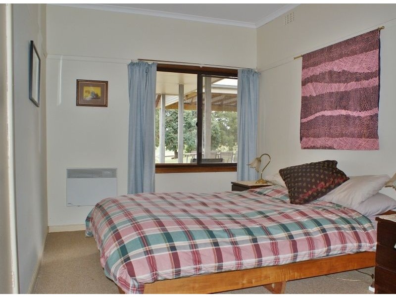 2123 Willow Grove Road, Hill End VIC 3825