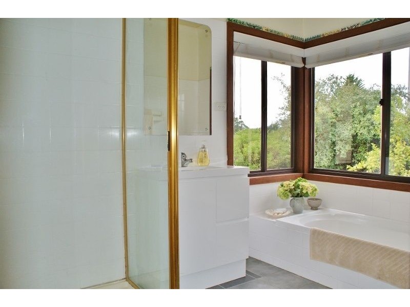 2123 Willow Grove Road, Hill End VIC 3825
