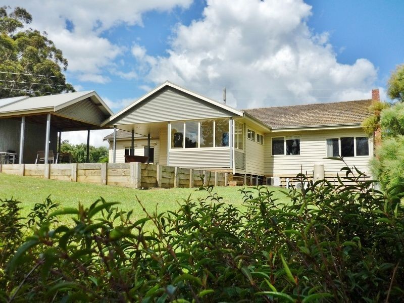 2123 Willow Grove Road, Hill End VIC 3825