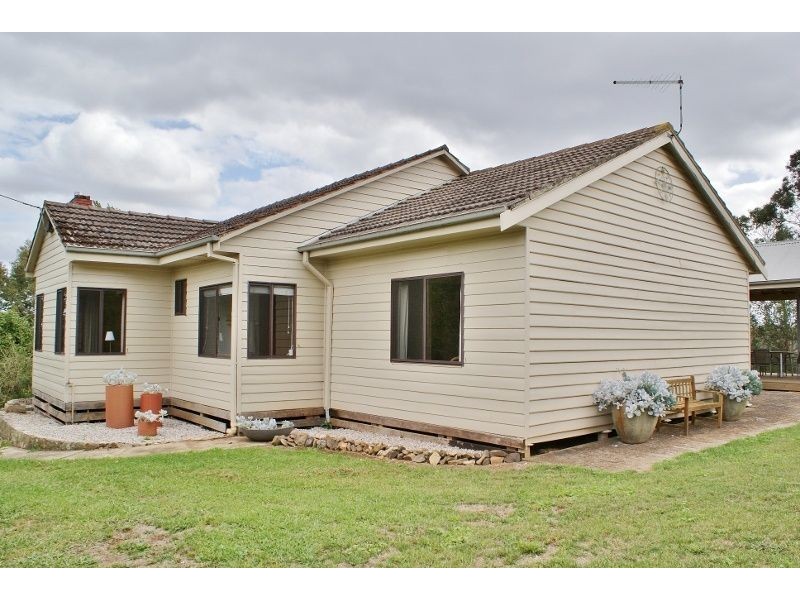 2123 Willow Grove Road, Hill End VIC 3825