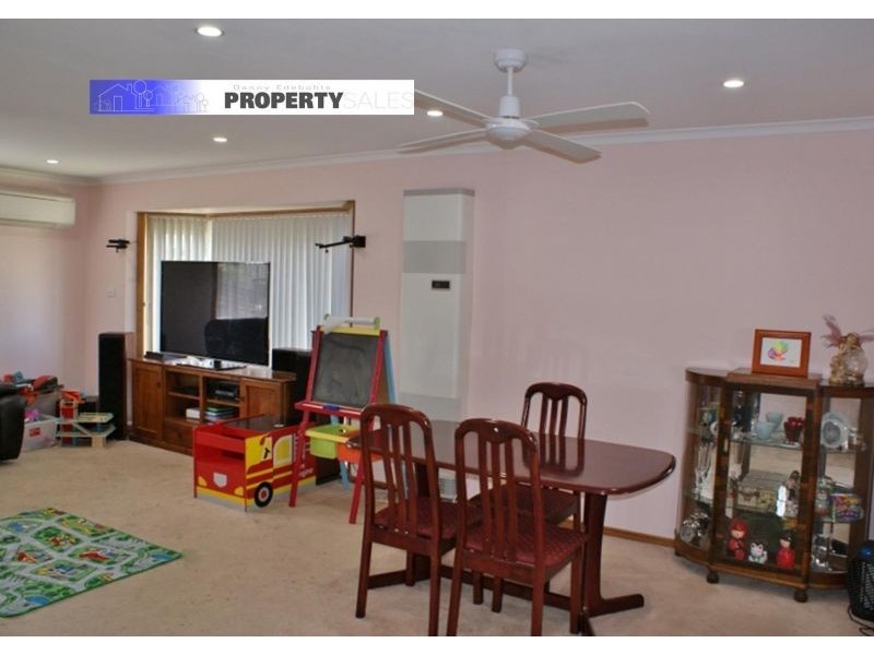 13 Dinwoodie Drive, Newborough VIC 3825