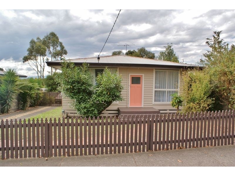 4 Richard Street, Moe VIC 3825