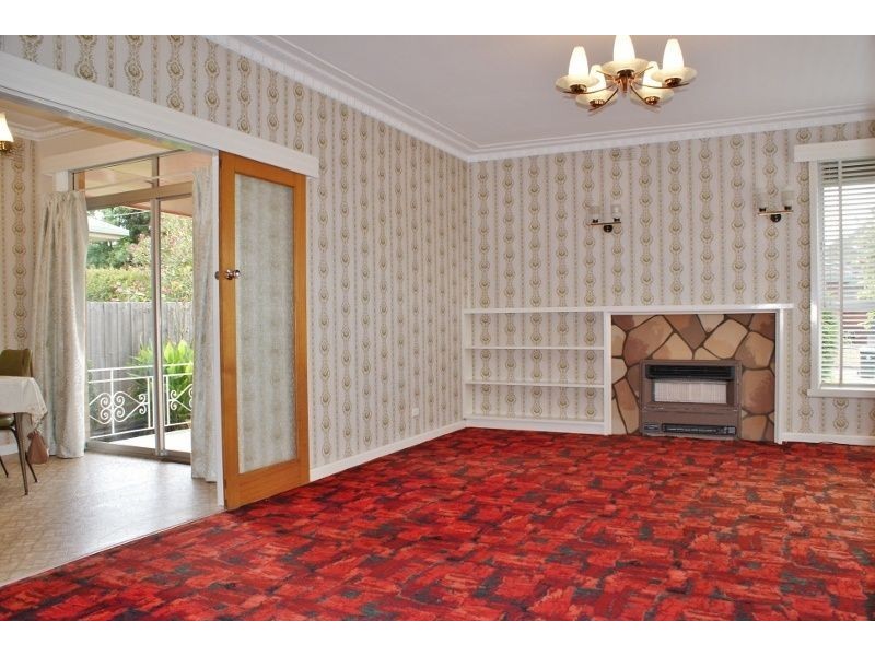 24 Law Street, Newborough VIC 3825