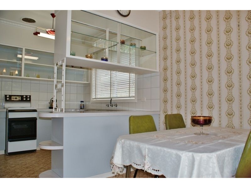 24 Law Street, Newborough VIC 3825