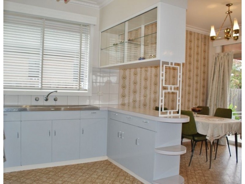 24 Law Street, Newborough VIC 3825