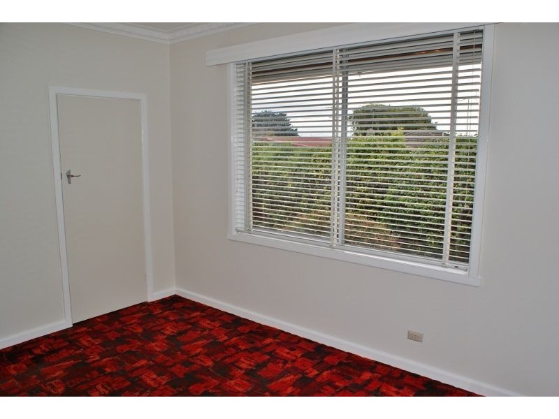 24 Law Street, Newborough VIC 3825