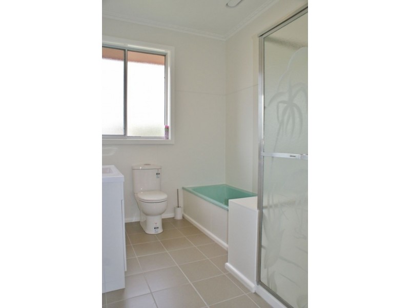 24 Law Street, Newborough VIC 3825