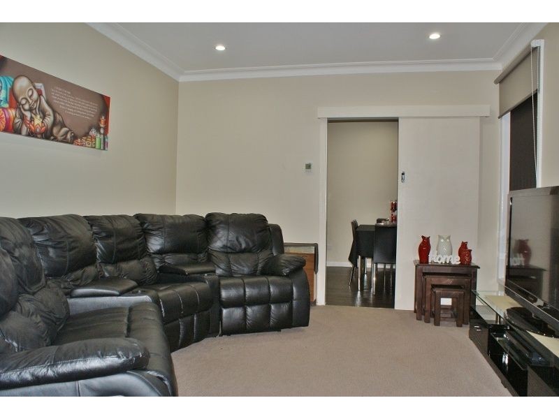 17 William Street, Newborough VIC 3825