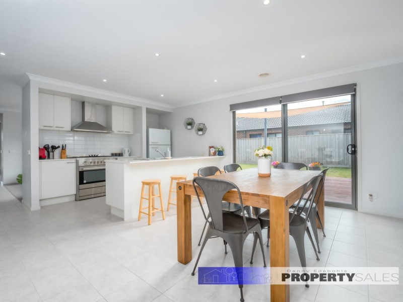 14 Avoca Place, Moe VIC 3825