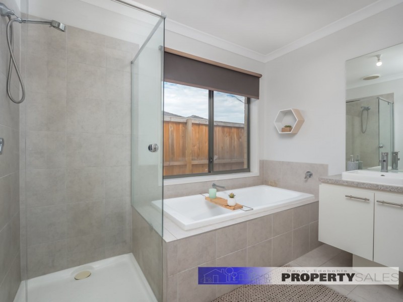 14 Avoca Place, Moe VIC 3825