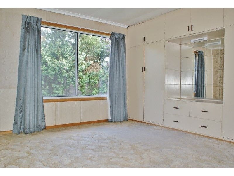 6 Koornalla Street, Newborough VIC 3825