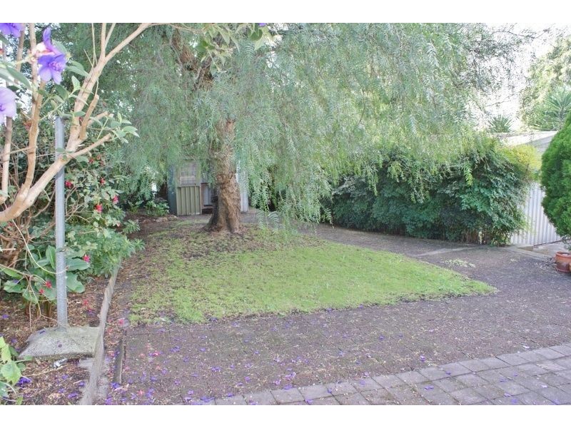 6 Koornalla Street, Newborough VIC 3825