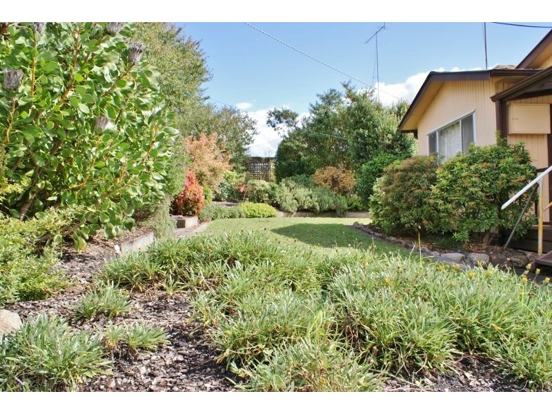 6 Koornalla Street, Newborough VIC 3825