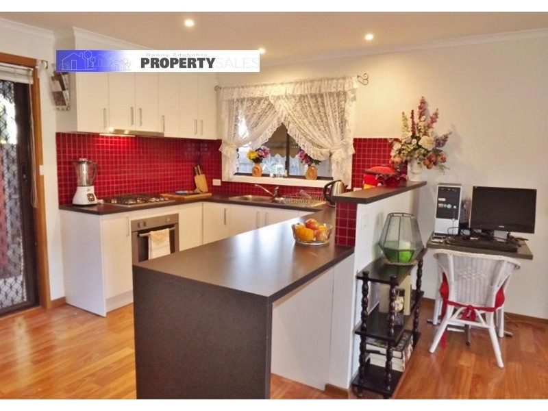 1/2A Randall Crescent, Moe VIC 3825
