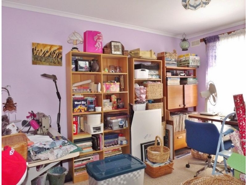 1/2A Randall Crescent, Moe VIC 3825