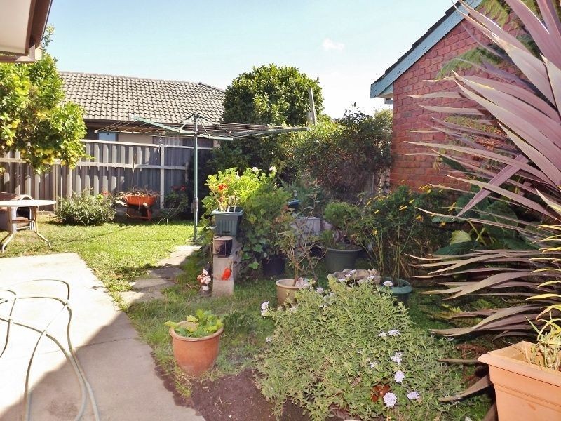 1/2A Randall Crescent, Moe VIC 3825