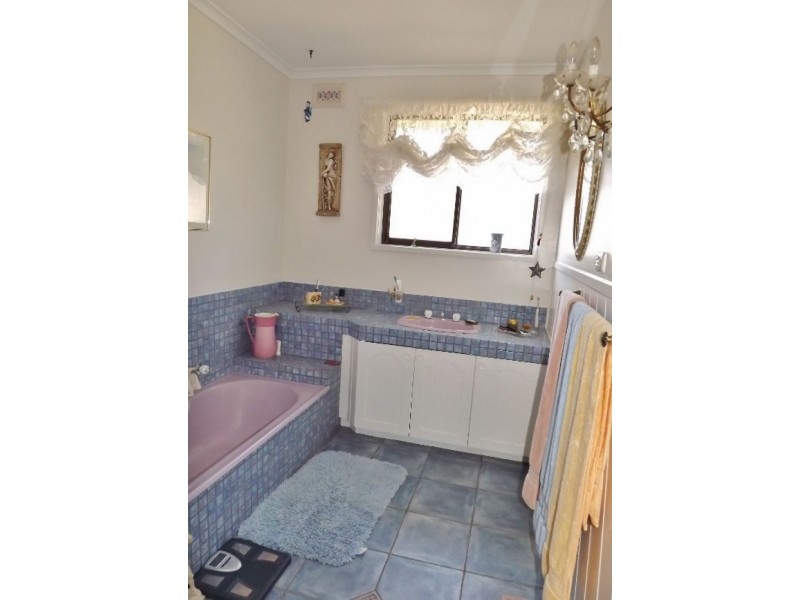 2 Tovell Street, Newborough VIC 3825