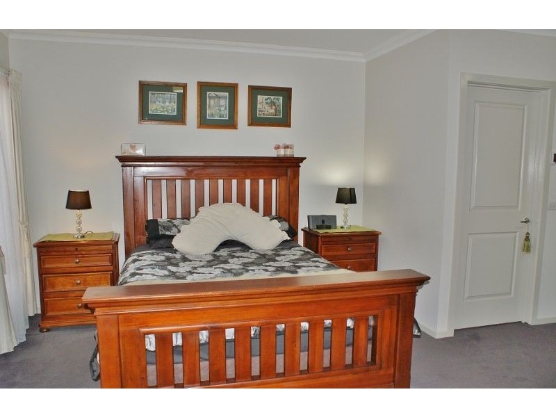 21 Harrison Boulevard, Newborough VIC 3825