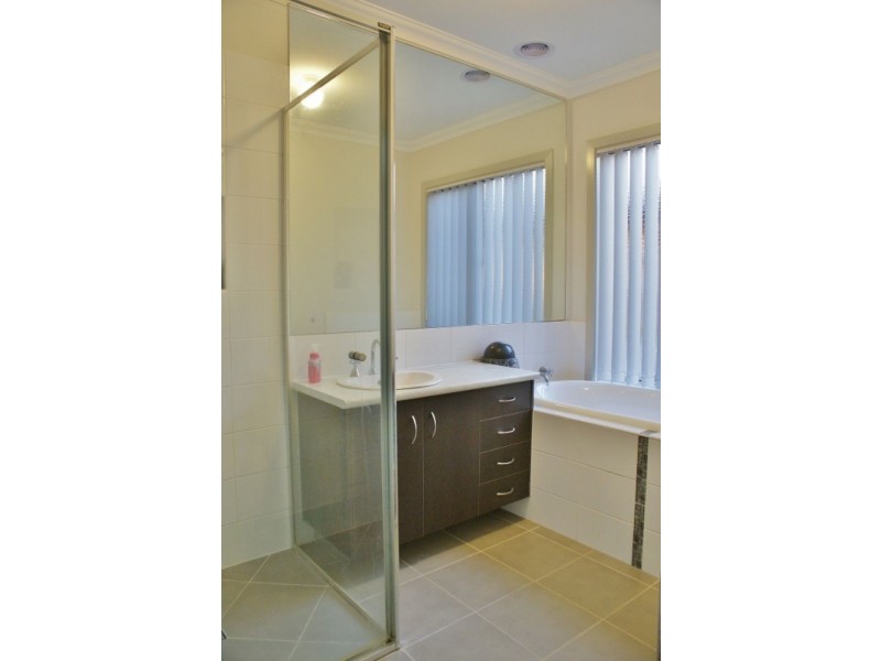 21 Harrison Boulevard, Newborough VIC 3825