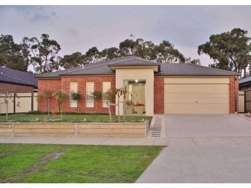 21 Harrison Boulevard, Newborough VIC 3825