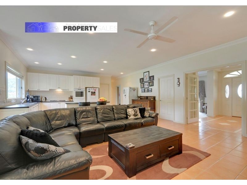 81 Pineridge  Road, Moe South VIC 3825