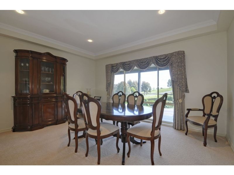 81 Pineridge  Road, Moe South VIC 3825