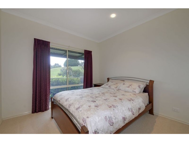 81 Pineridge  Road, Moe South VIC 3825