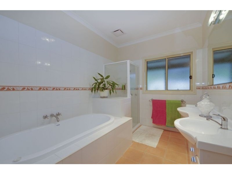 81 Pineridge  Road, Moe South VIC 3825
