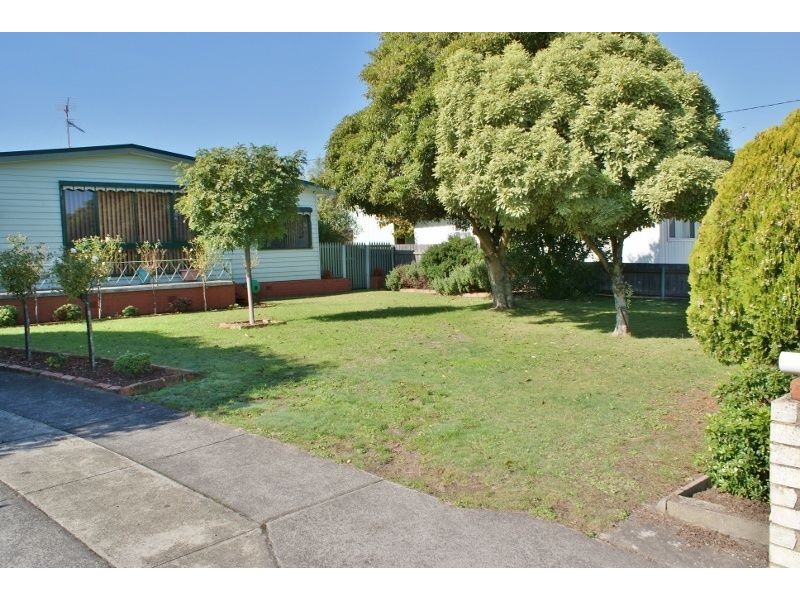 12 Harvey Street, Newborough VIC 3825