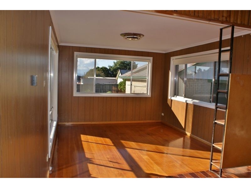 2 Vale Street, Moe VIC 3825