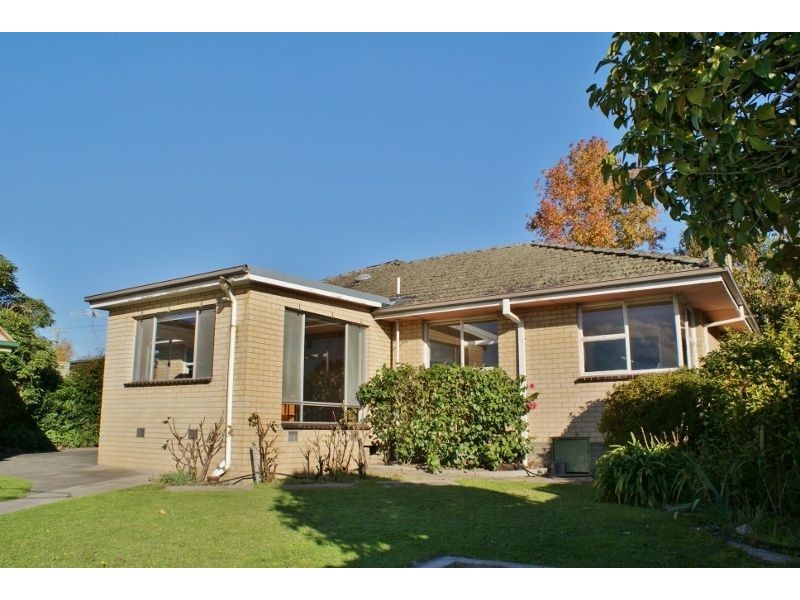 2 Vale Street, Moe VIC 3825