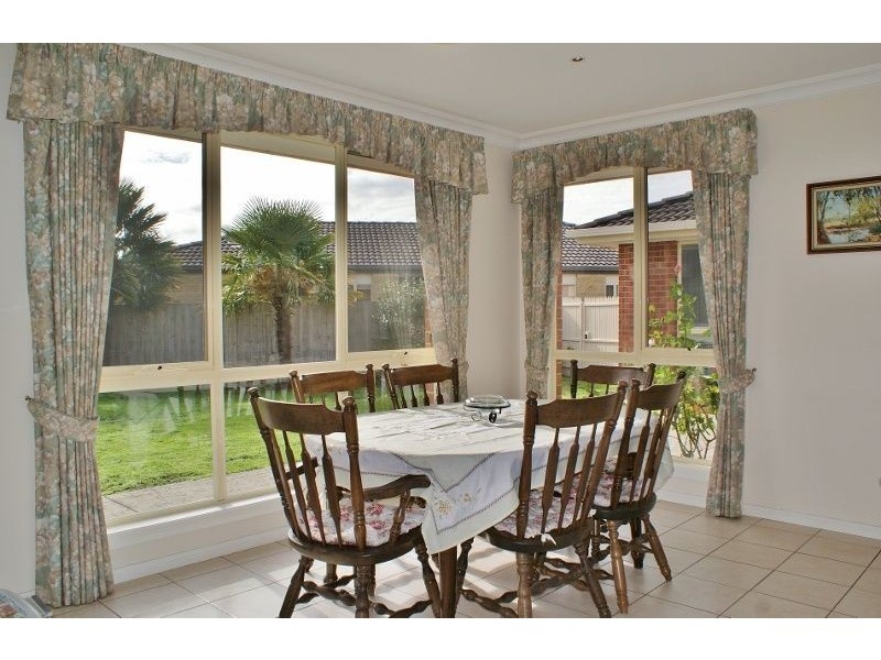 9 Crombe Court, Newborough VIC 3825