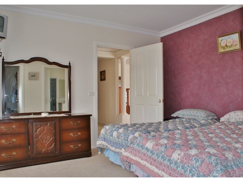 9 Crombe Court, Newborough VIC 3825