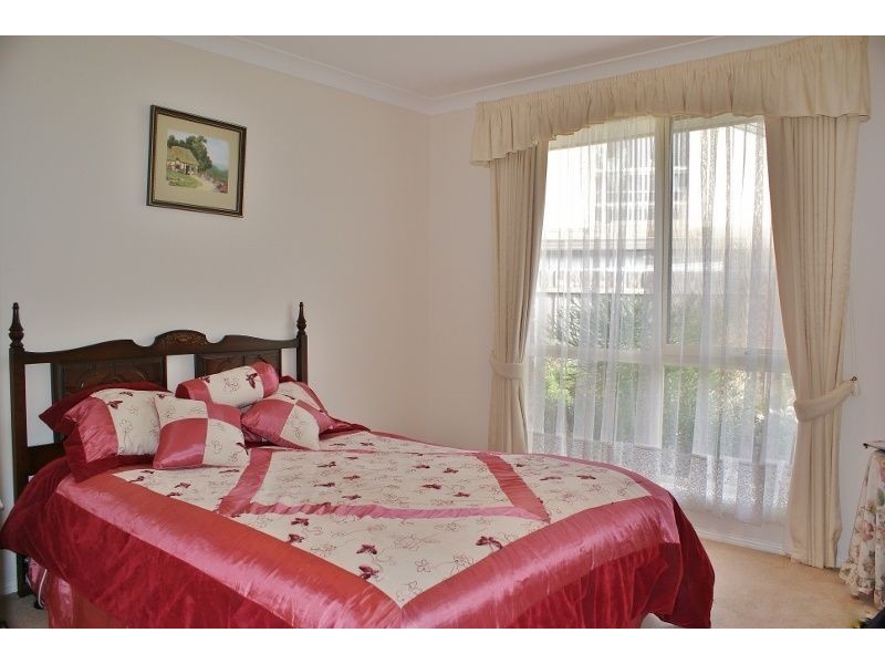 9 Crombe Court, Newborough VIC 3825