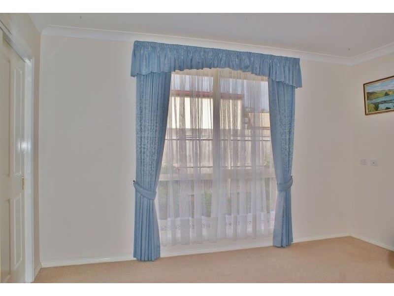 9 Crombe Court, Newborough VIC 3825