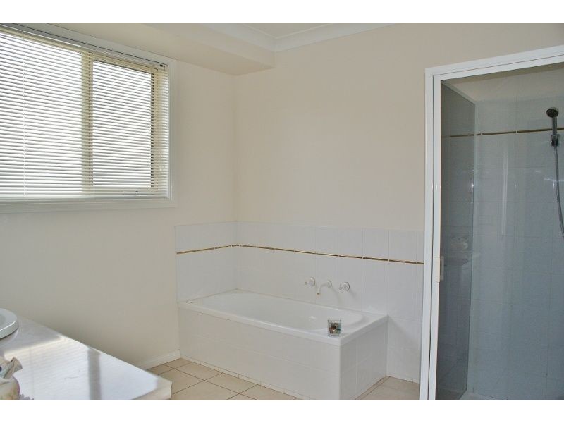 9 Crombe Court, Newborough VIC 3825