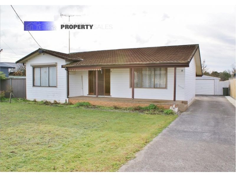 8 Malnham Crescent, Newborough VIC 3825
